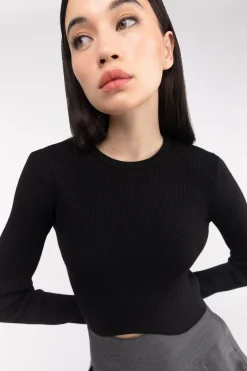 SUPER CROPPED SWEATER