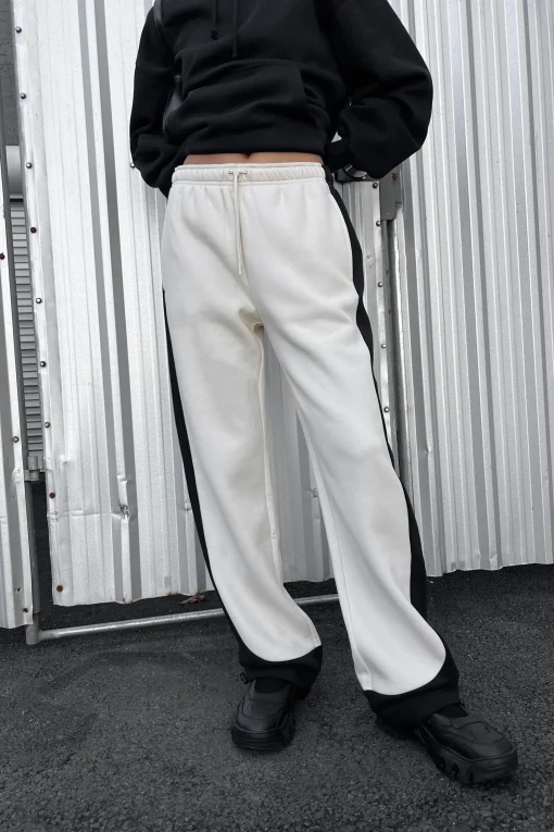 SWEATPANT WITH SEAM DETAIL