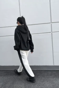 SWEATPANT WITH SEAM DETAIL