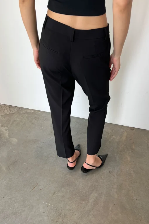 TAPERED TROUSER