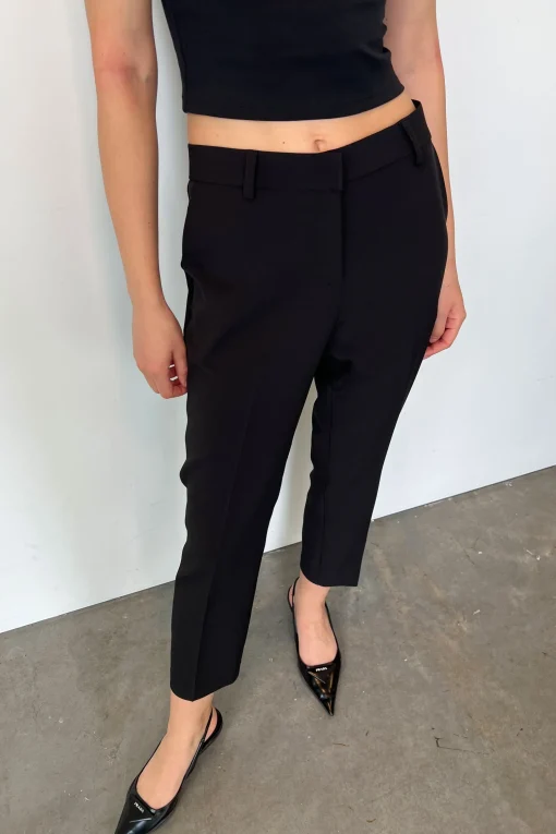 TAPERED TROUSER