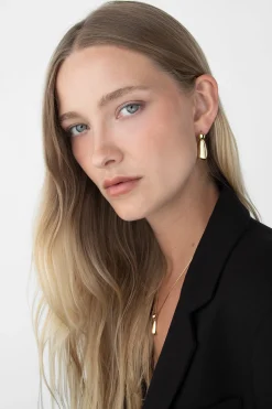 TEARDROP EARRING