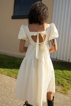 TEXTURED PUFF SLEEVE MIDI DRESS