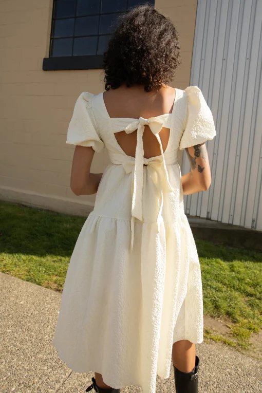 TEXTURED PUFF SLEEVE MIDI DRESS