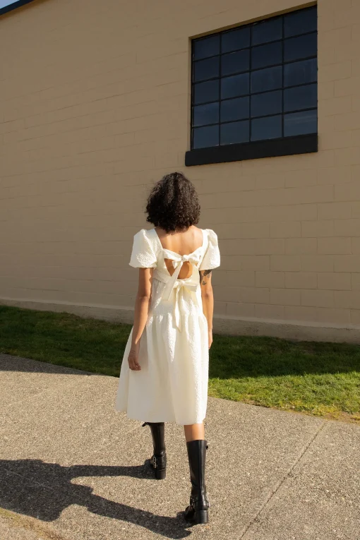 TEXTURED PUFF SLEEVE MIDI DRESS