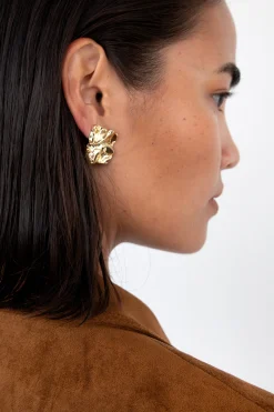 TEXTURED SQUARE EARRING
