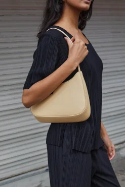 TRAPEZE SHOULDER BAG