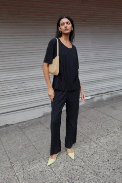 TRAPEZE SHOULDER BAG