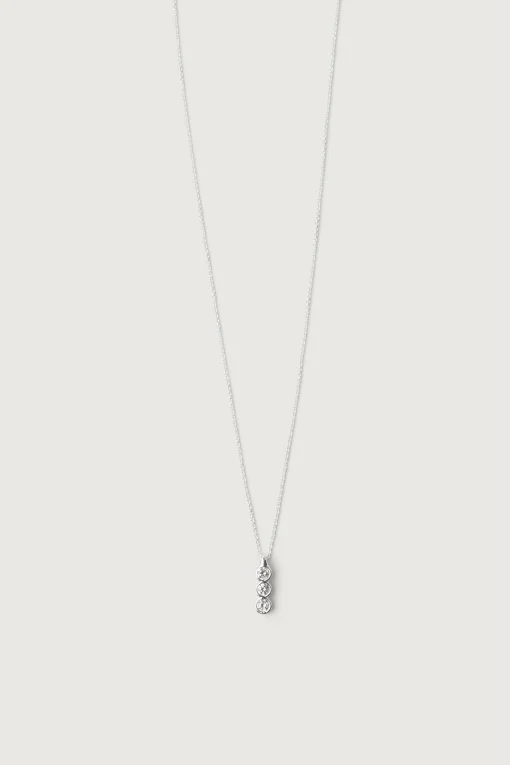 TRIPLE ZIRCONIA PENDANT NECKLACE