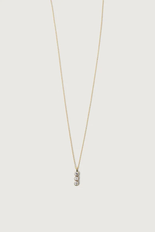 TRIPLE ZIRCONIA PENDANT NECKLACE