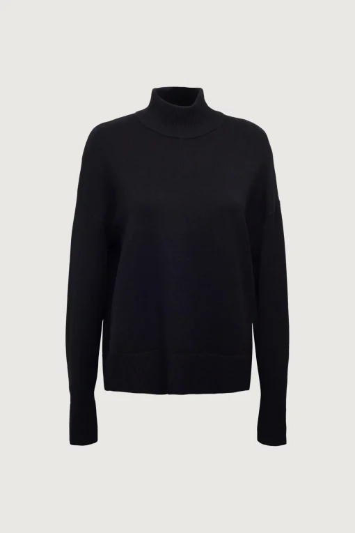 TURTLENECK SWEATER