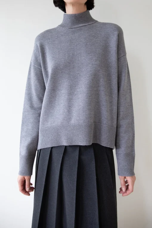 TURTLENECK SWEATER