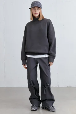 TURTLENECK SWEATSHIRT