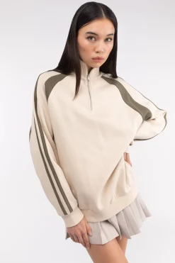 VARSITY HALF ZIP PULLOVER