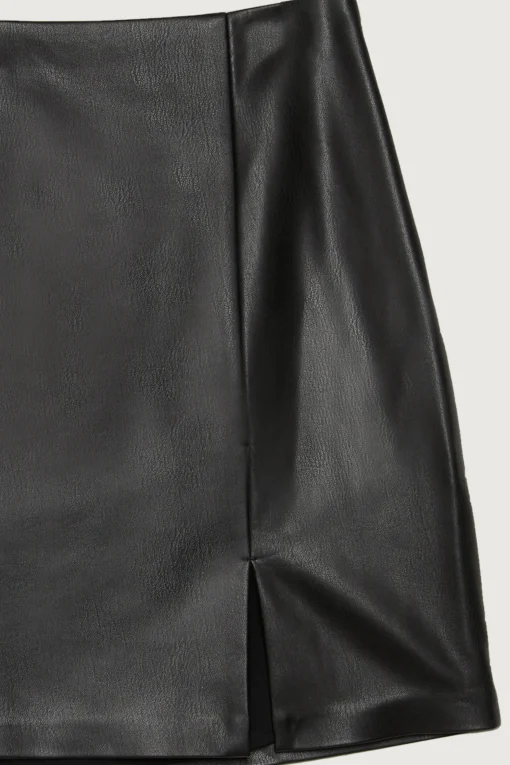 VEGAN LEATHER MINI SKIRT