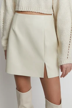 VEGAN LEATHER MINI SKIRT