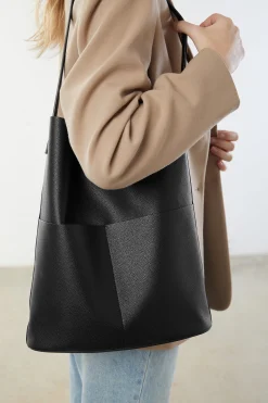 VEGAN LEATHER TOTE BAG