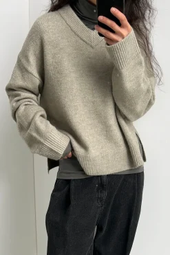V-NECK SWEATER