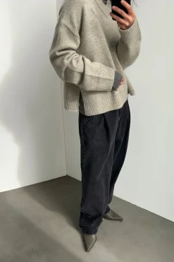 V-NECK SWEATER