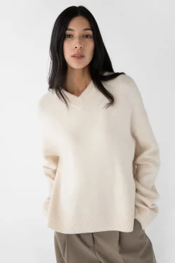V-NECK SWEATER
