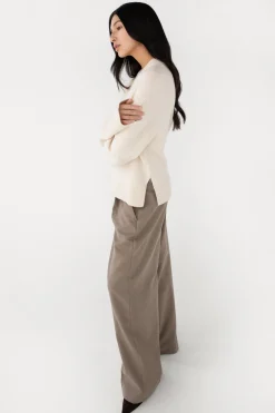 V-NECK SWEATER