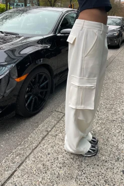 WIDE LEG SUITING PANT WITH CARGO POCKETS
