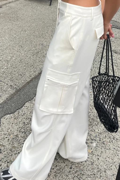 WIDE LEG SUITING PANT WITH CARGO POCKETS
