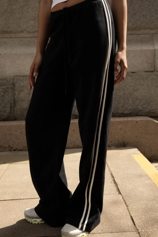 WIDE LEG SWEATPANTS WITH SIDE DETAIL