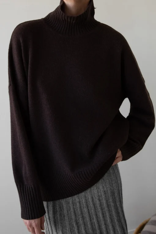 WOOL-BLEND OVERSIZED TURTLENECK SWEATER