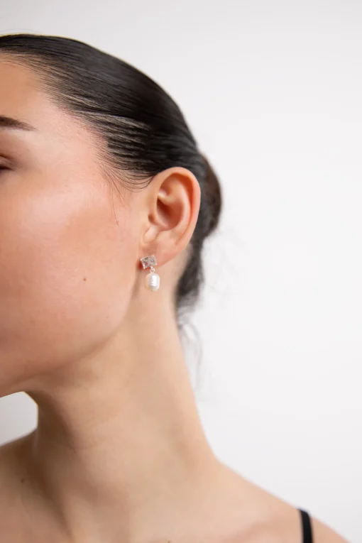 ZIRCONIA PEARL DROP EARRING